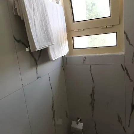 Rent Firdeus Bucimas